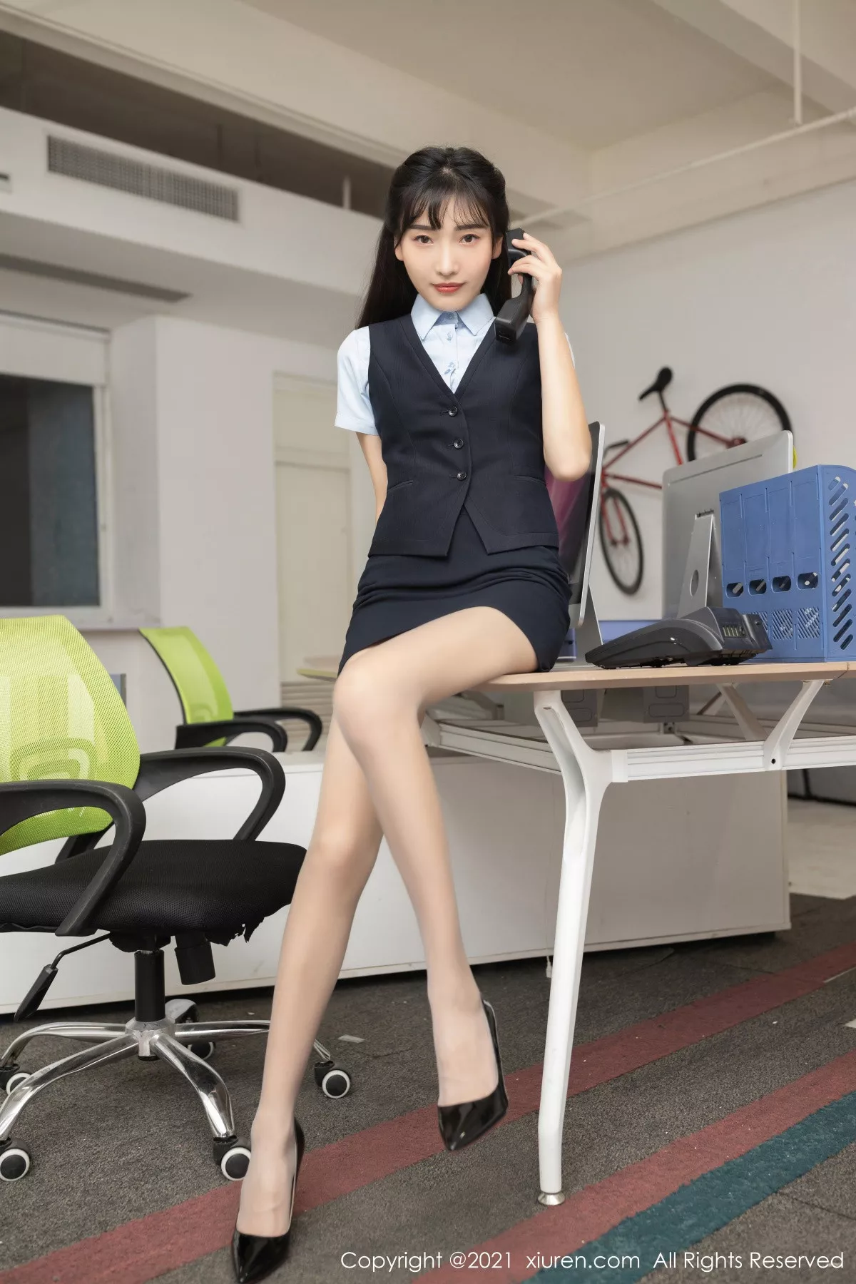 秀人集.com_[XiuRen秀人网]No.3215_嫩模陆萱萱客服主管主题超薄肉丝裤袜露蕾丝内裤秀翘臀诱惑写真76P