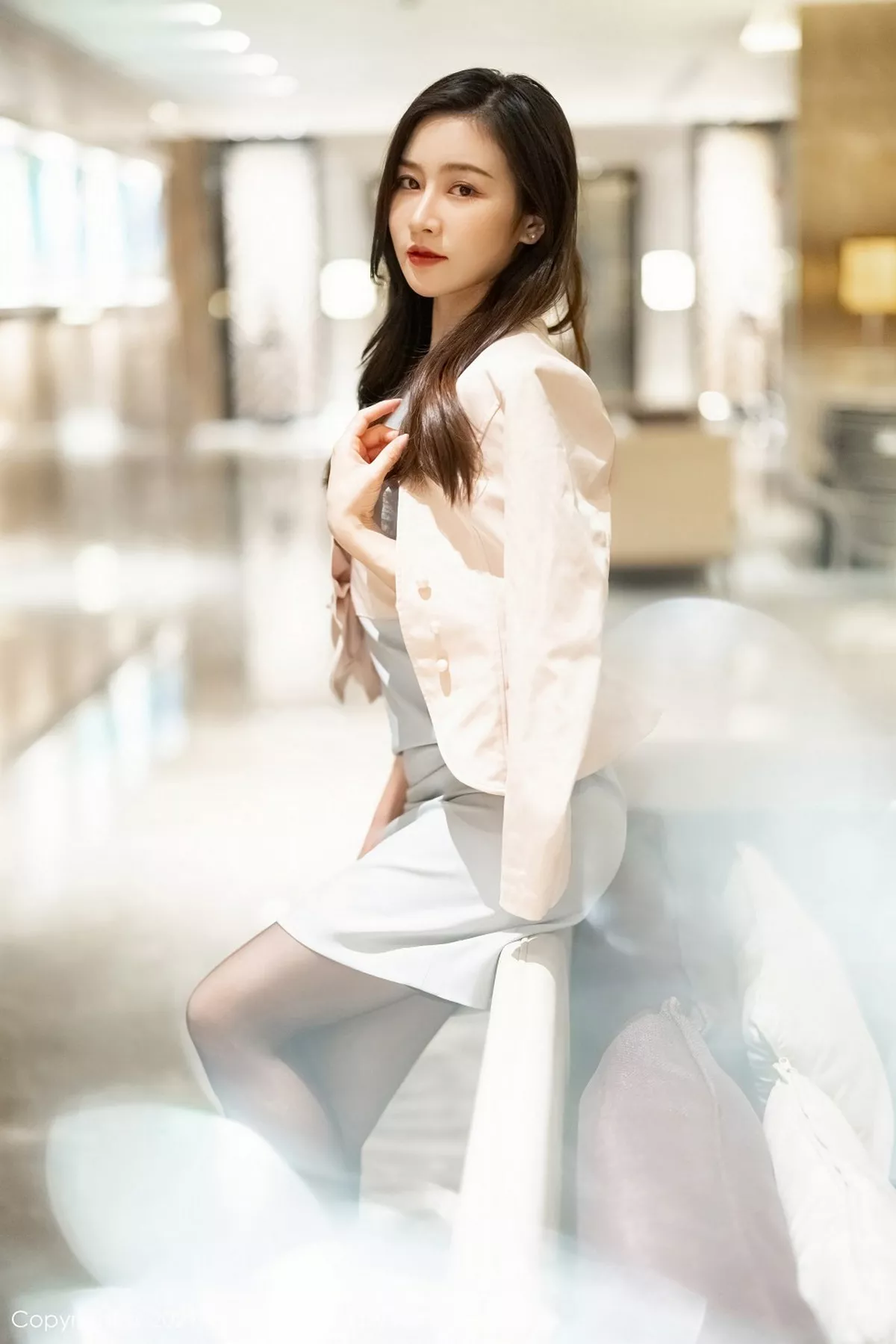 秀人集.com_[IMISS爱蜜社]Vol.552_气质美女Vanessa典雅职场OL主题私房黑丝吊袜极致魅惑写真63P