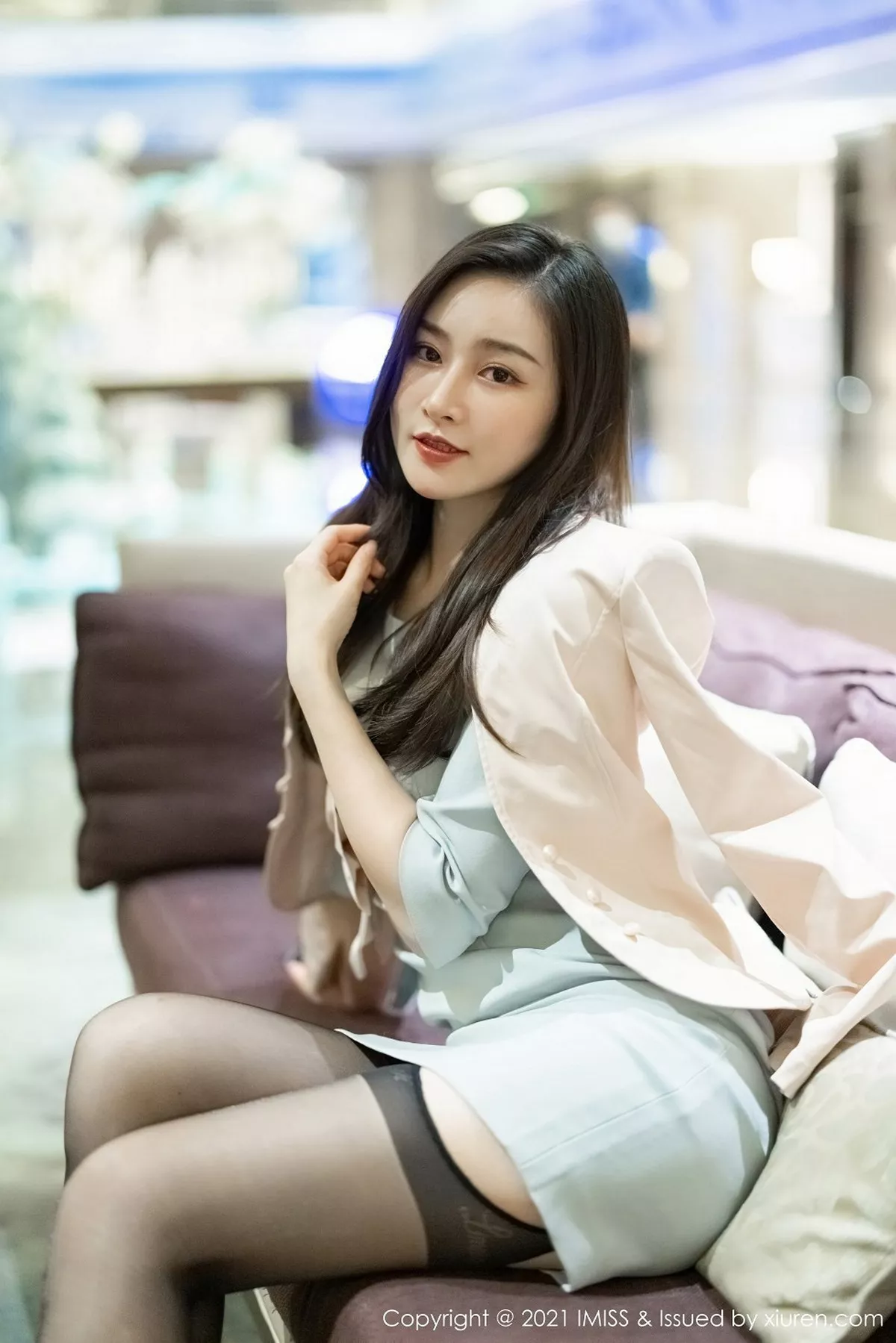 秀人集.com_[IMISS爱蜜社]Vol.552_气质美女Vanessa典雅职场OL主题私房黑丝吊袜极致魅惑写真63P