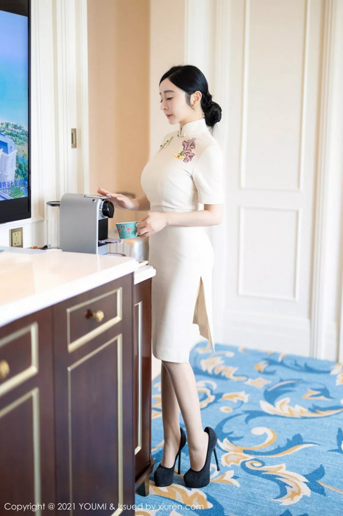 秀人集.com_[YouMi尤蜜荟]Vol.603_嫩模允爾剧情空姐女友主题床上蕾丝内衣配肉丝裤袜诱惑写真92P