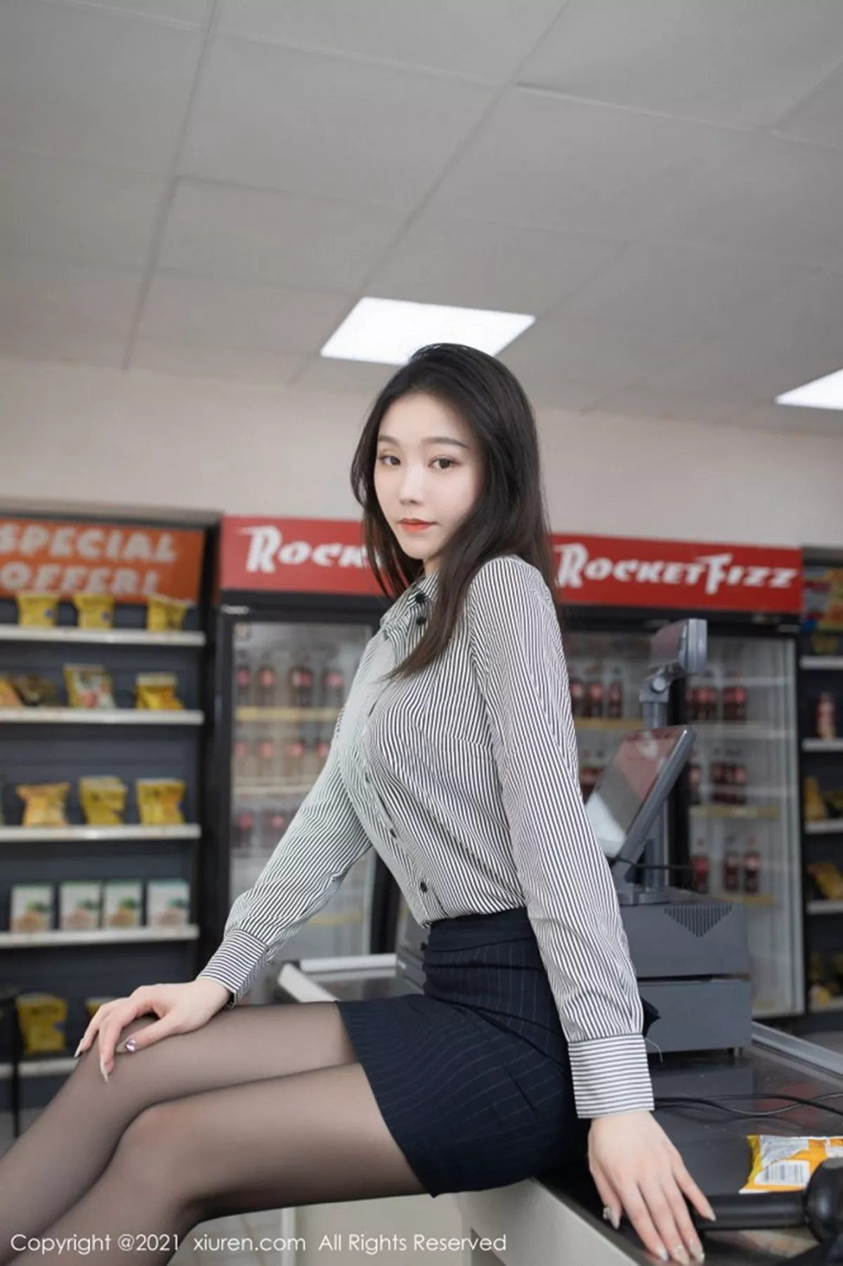 秀人集.com_[XiuRen秀人网]No.3123_嫩模安然Maleah便利店职员主题脱条纹衬衫露蕾丝内衣完美诱惑写真75P