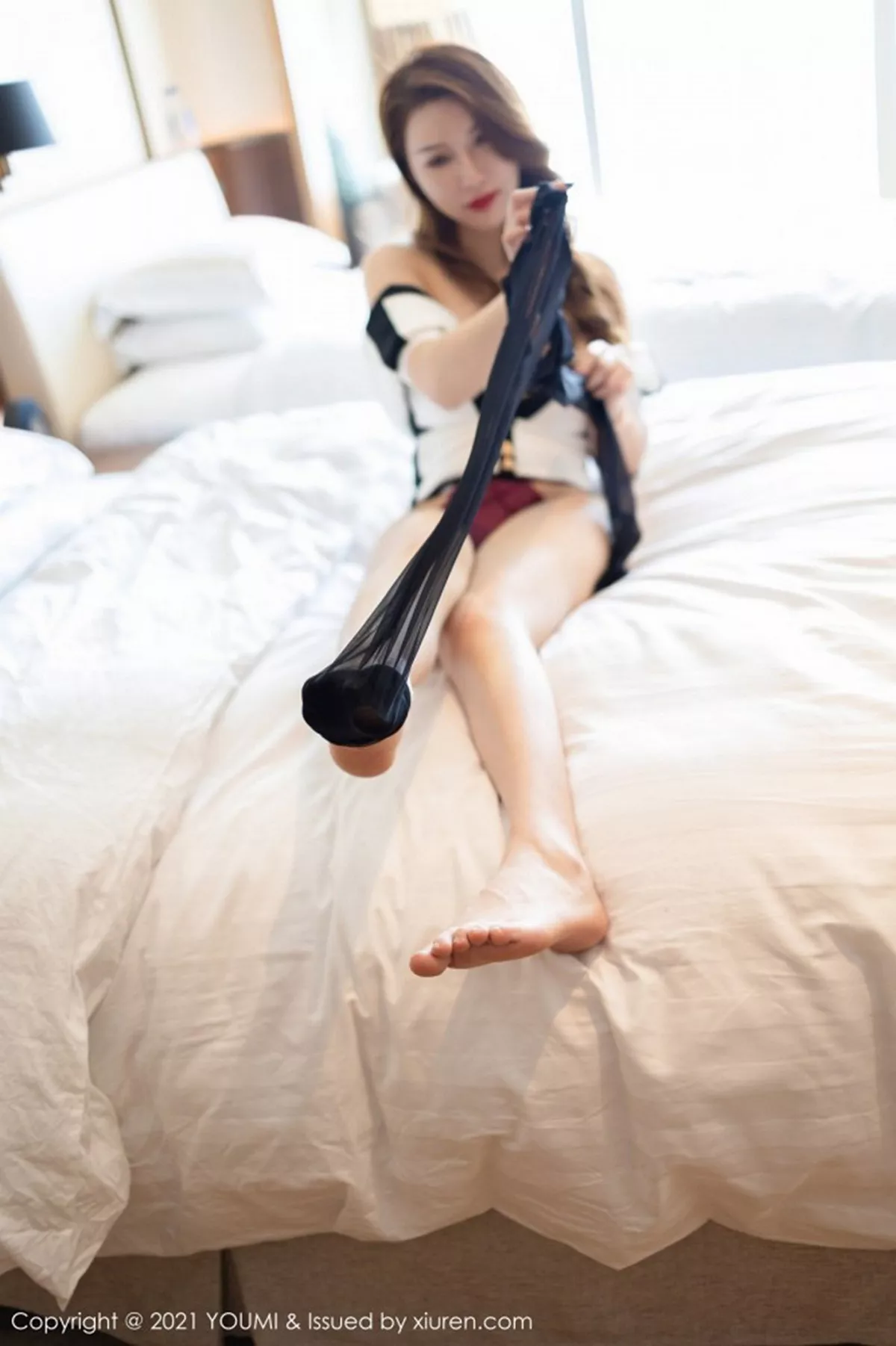 秀人集.com_[YouMi尤蜜荟]Vol.605_女神尤妮丝Egg厦门旅拍公关经理剧情主题半脱露豪乳翘臀诱惑写真112P