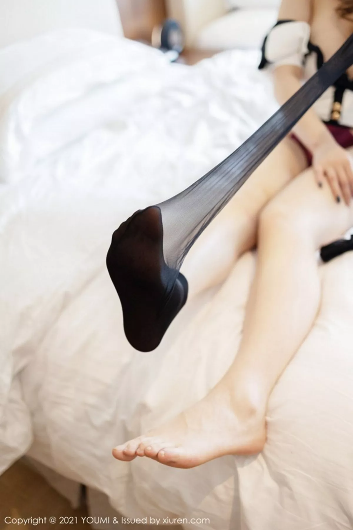 秀人集.com_[YouMi尤蜜荟]Vol.605_女神尤妮丝Egg厦门旅拍公关经理剧情主题半脱露豪乳翘臀诱惑写真112P