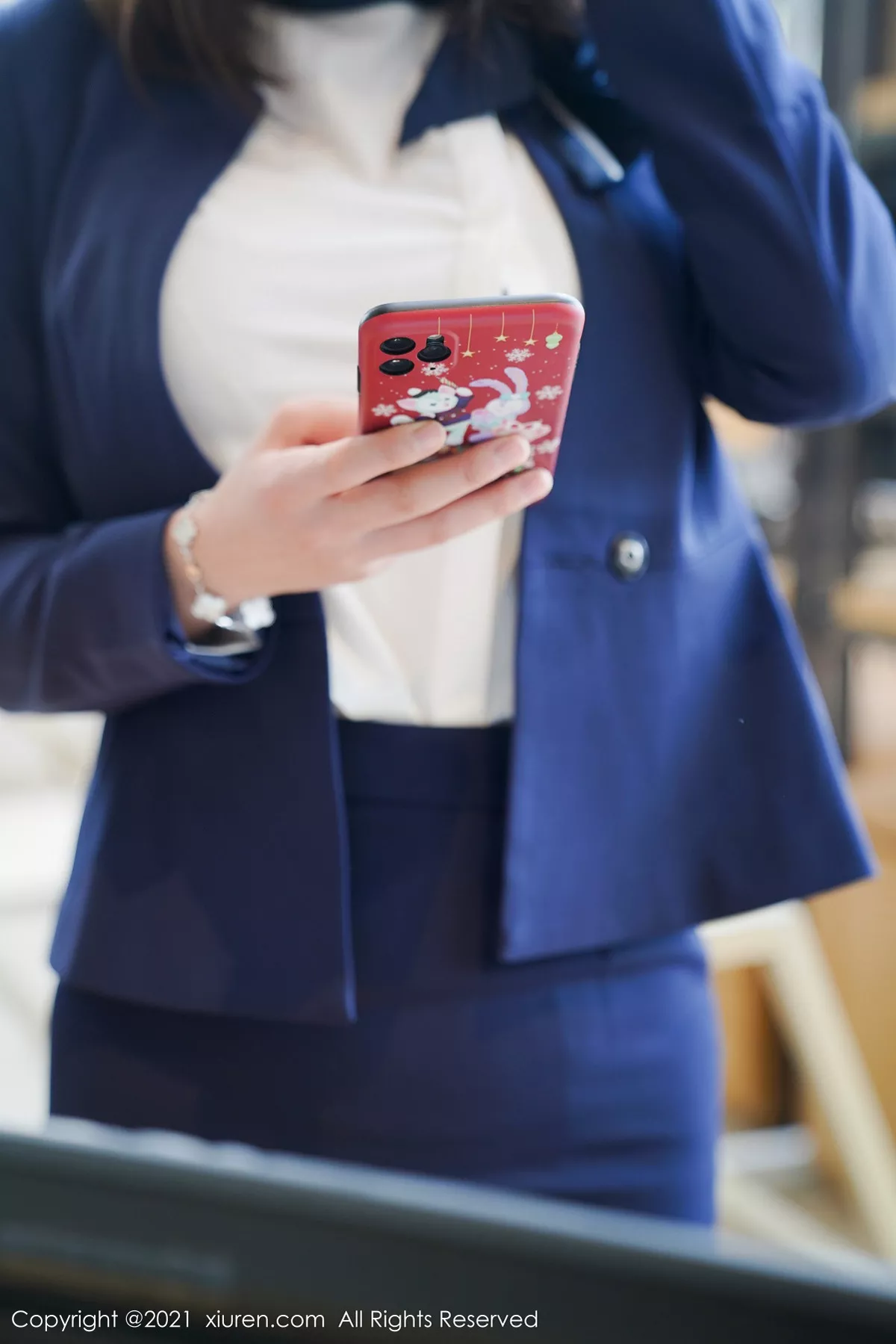 秀人集.com_[XiuRen秀人网]No.3221_嫩模晓鱼酱酒店前台剧情主题私房半脱露傲人豪乳撩人诱惑写真102P