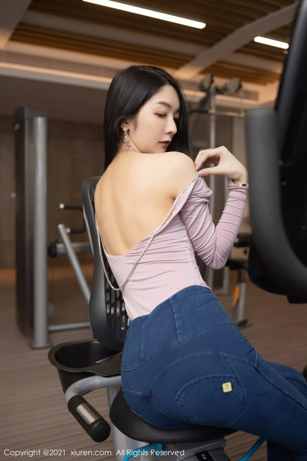 秀人集.com_[XiuRen秀人网]No.3227_女神Angela小热巴尾随视觉主题连体衣配开档黑丝裤袜诱惑写真75P