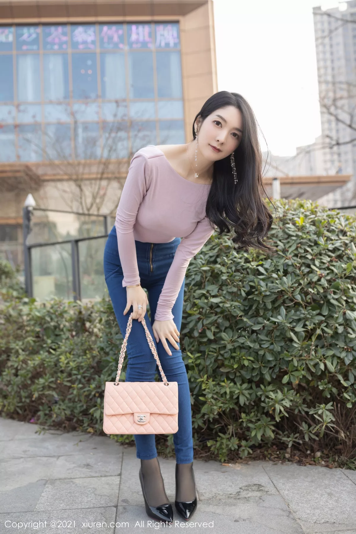 秀人集.com_[XiuRen秀人网]No.3227_女神Angela小热巴尾随视觉主题连体衣配开档黑丝裤袜诱惑写真75P