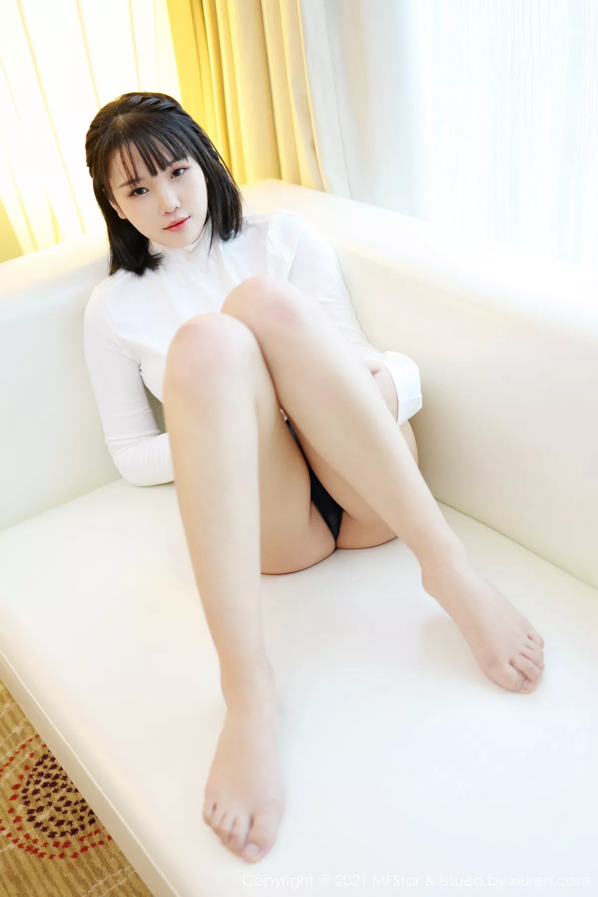 秀人集.com_[MFStar模范学院]Vol.473_新人模特果果吖私房性感白色服饰半脱黑色内裤诱惑写真40P