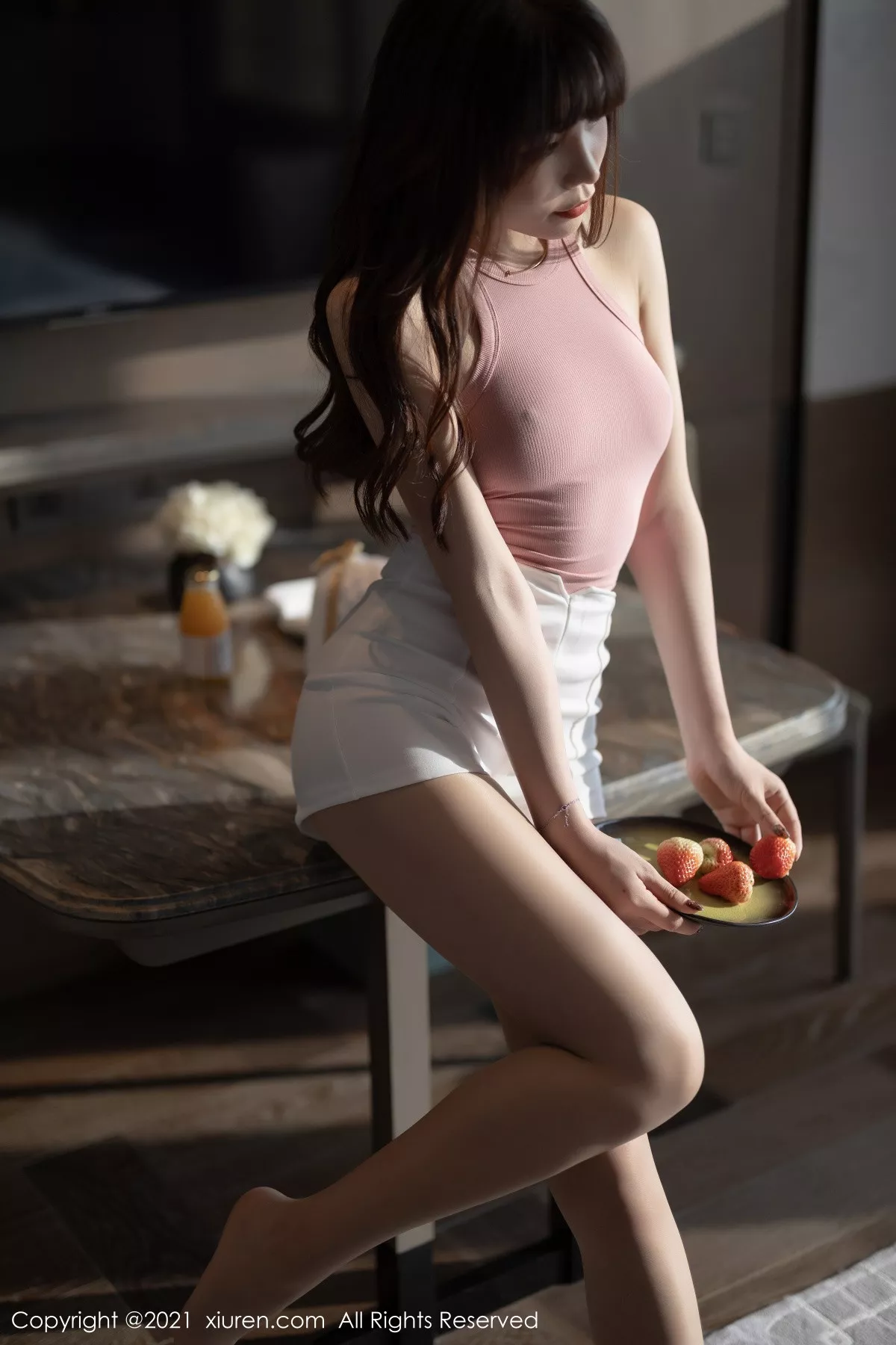 秀人集.com_[XiuRen秀人网]No.3245_女神芝芝Booty私房粉色紧身衣配肉丝裤袜秀完美身材诱惑写真77P