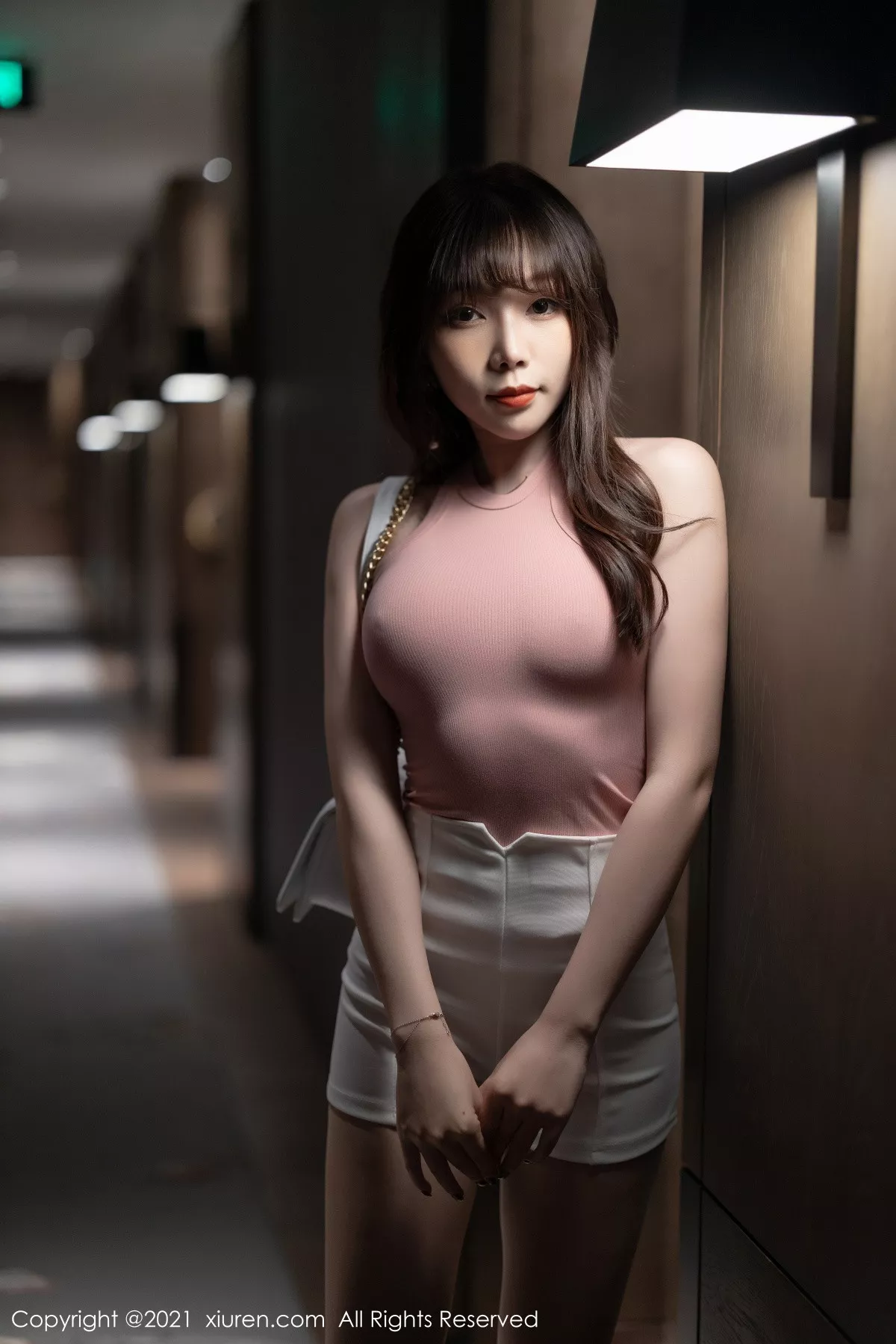 秀人集.com_[XiuRen秀人网]No.3245_女神芝芝Booty私房粉色紧身衣配肉丝裤袜秀完美身材诱惑写真77P