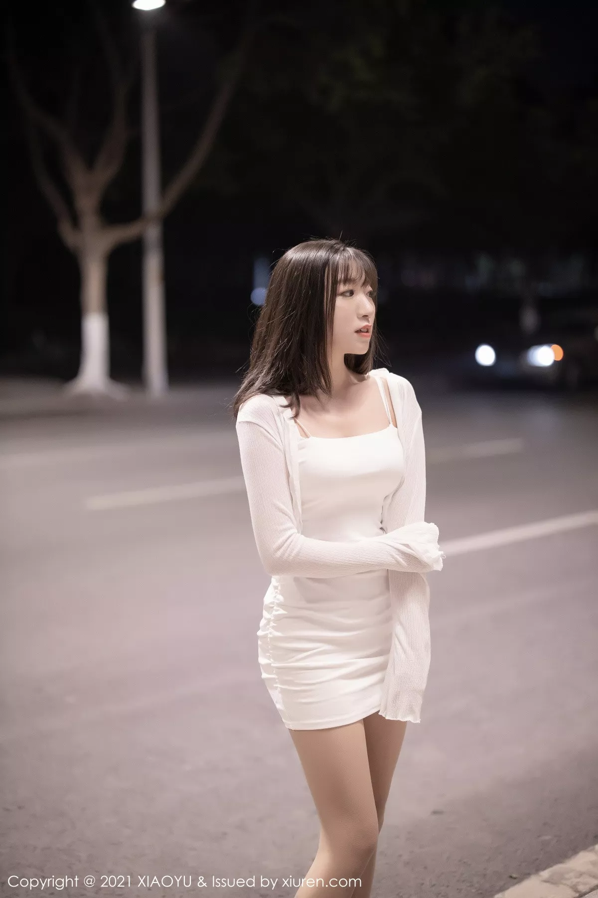 秀人集.com_[XiaoYu画语界]Vol.496_嫩模蜜桃酱o白色绸缎吊裙配无内肉丝裤袜秀翘臀屁沟诱惑写真77P