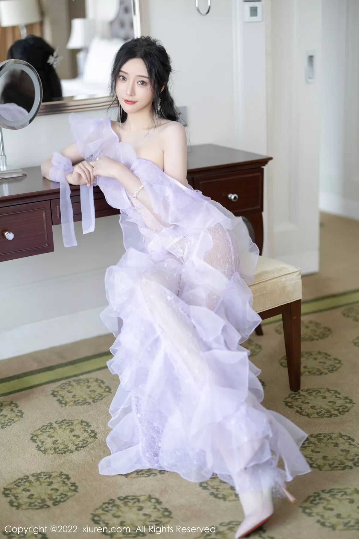 秀人集.com_[XiuRen秀人网]No.4949_女神王馨瑶yanni厦门旅拍浅紫色薄纱透视裙秀完美身材诱惑写真101P