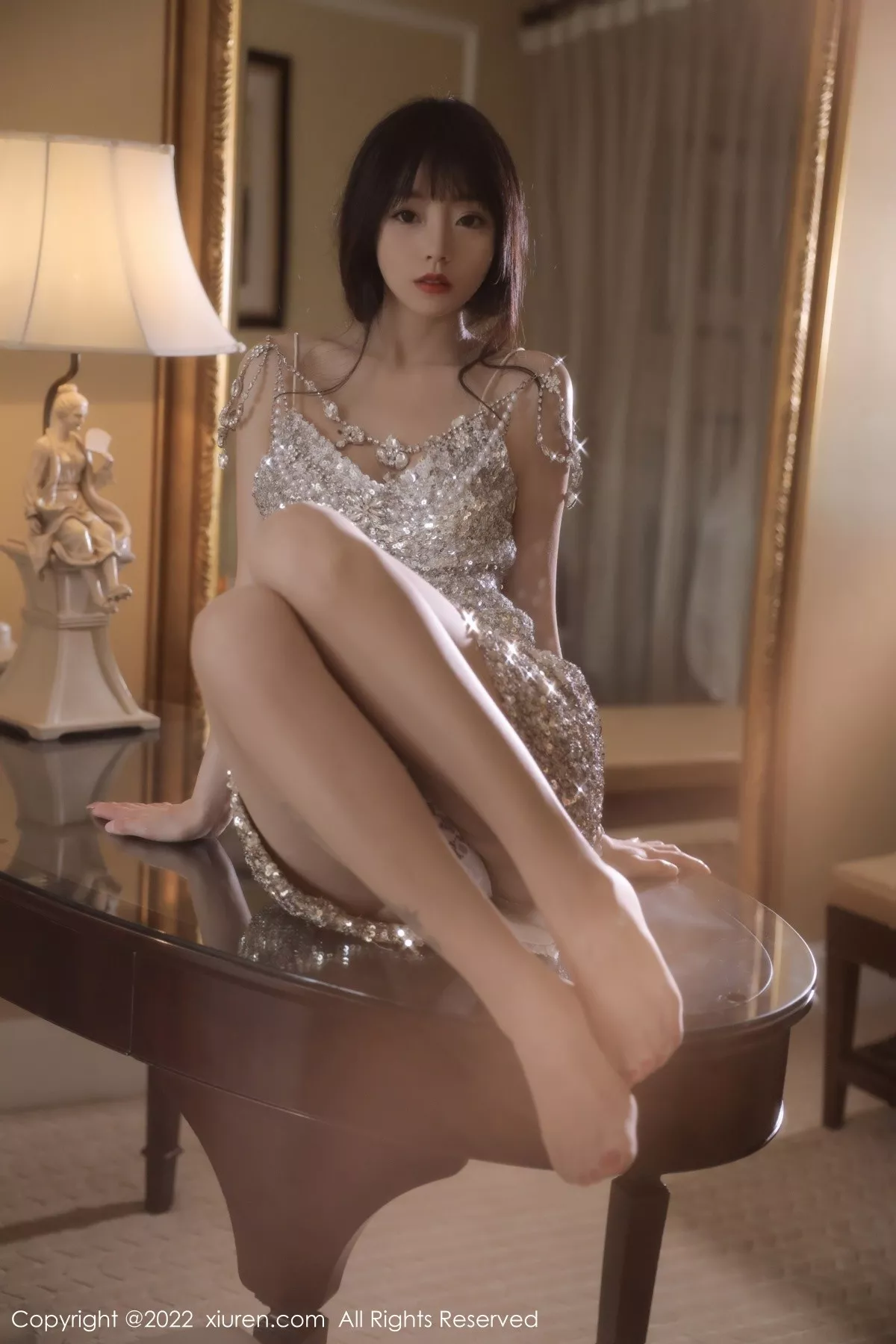 秀人集.com_[XiuRen秀人网]No.5209_模特佘贝拉bella杭州旅拍性感闪亮吊裙配超薄肉丝迷人诱惑写真55P