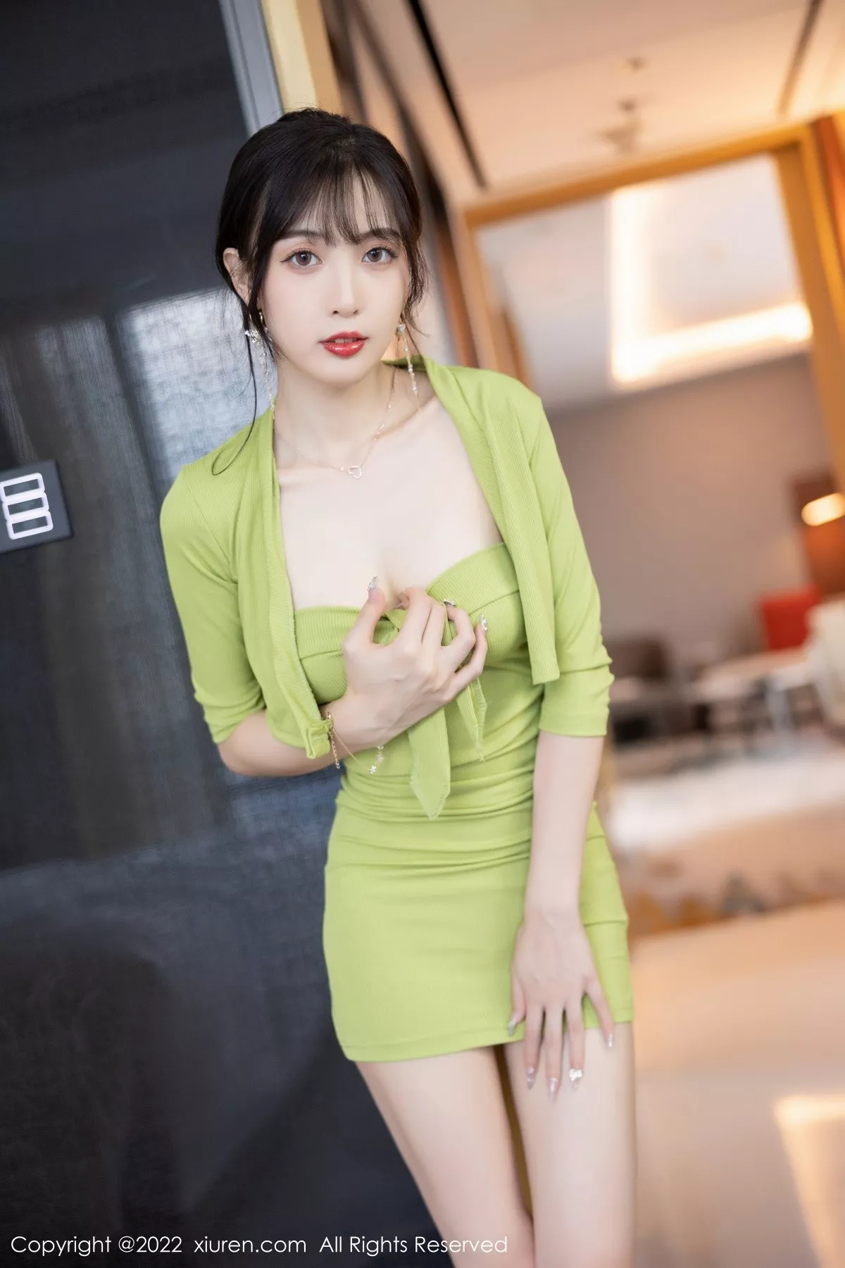 秀人集.com_[XiuRen秀人网]No.5211_模特林星阑私房性感绿色露肩连衣短裙半脱露曼妙身材诱惑写真92P