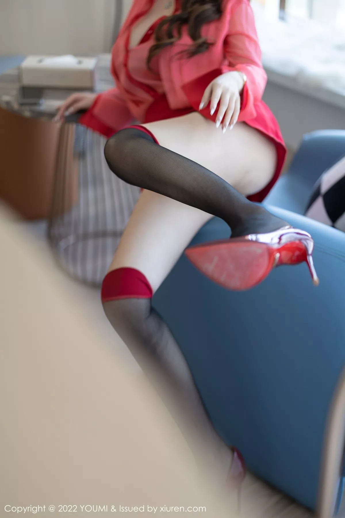 秀人集.com_[YouMi尤蜜荟]Vol.809_女神尤妮丝Egg红色轻透上衣配红短裙半脱露红色内衣诱惑写真60P