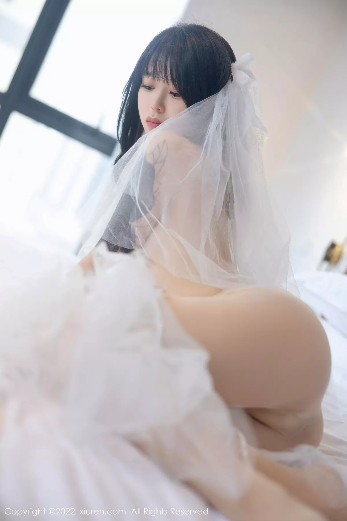 秀人集.com_[XiuRen秀人网]No.5212_模特奶瓶私房性感白色婚纱服饰配白色丝袜秀翘臀美腿诱惑写真89P