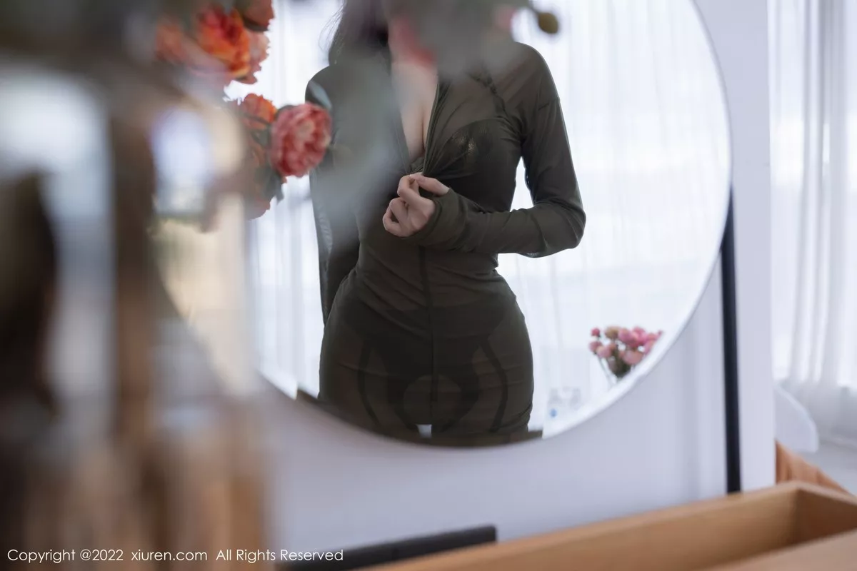 秀人集.com_[XiuRen秀人网]No.5216_模特鱼子酱Fish广州-云南旅拍橄榄绿连衣裙露蕾丝内衣诱惑写真82P