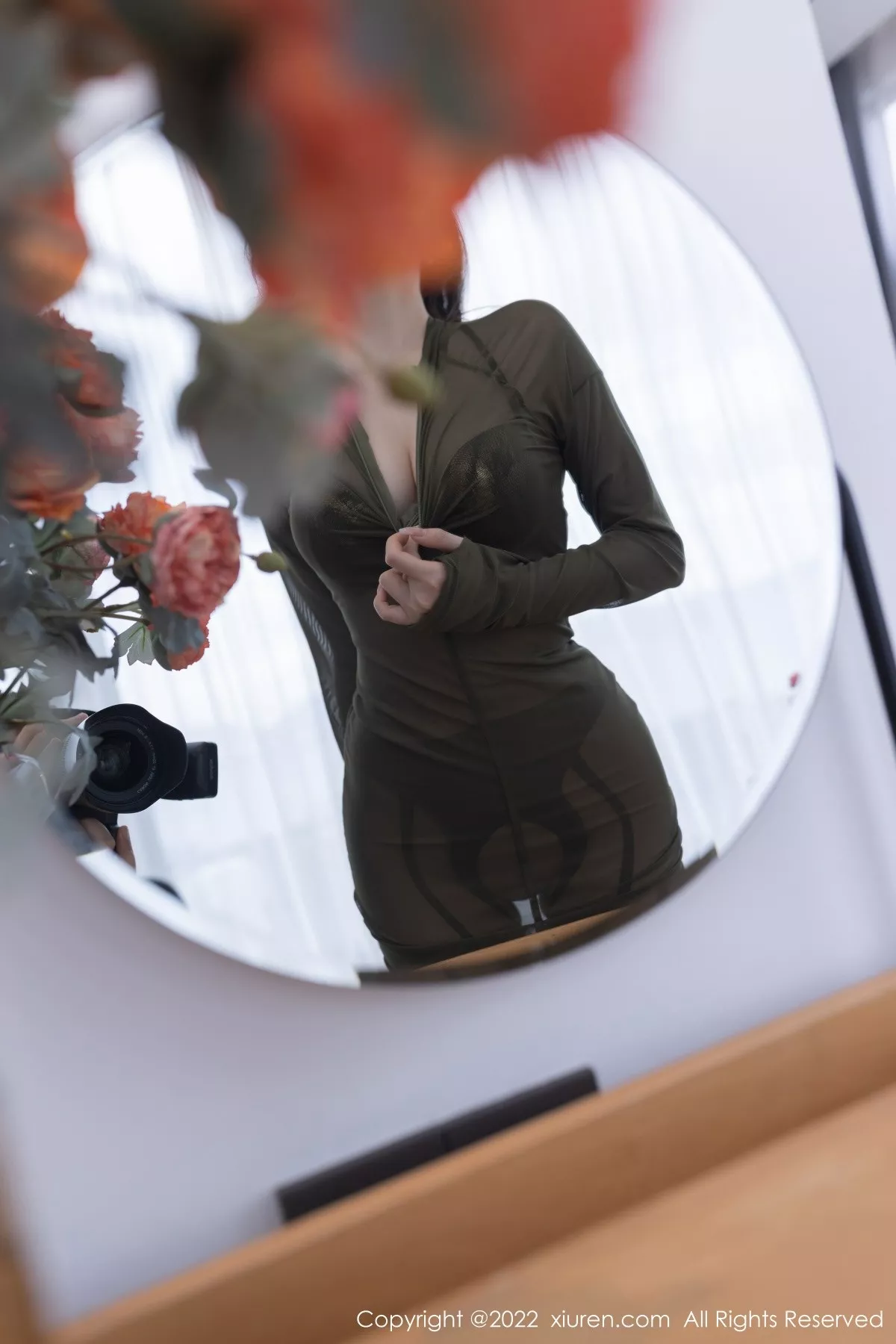 秀人集.com_[XiuRen秀人网]No.5216_模特鱼子酱Fish广州-云南旅拍橄榄绿连衣裙露蕾丝内衣诱惑写真82P