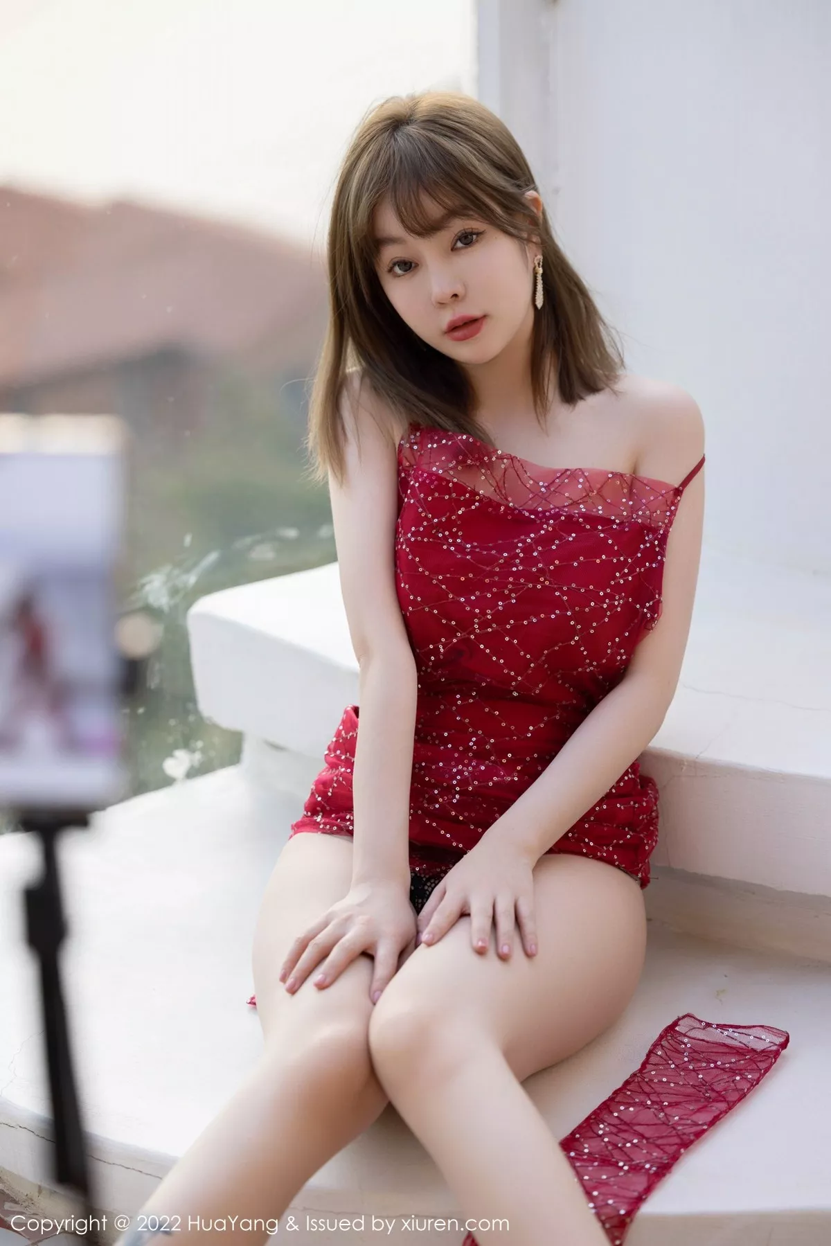 秀人集.com_[HuaYang花漾]Vol.506_女神王雨纯大理旅拍红色吊带短裙配黑色丁字裤秀翘臀诱惑写真52P