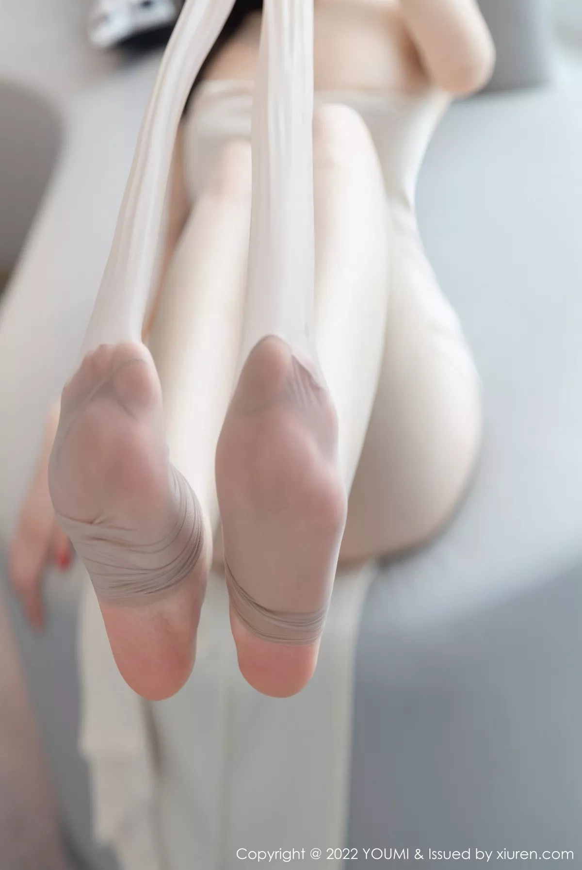 秀人集.com_[YouMi尤蜜荟]Vol.813_女神奶瓶土肥圆米色收身连衣裙配超薄肉丝秀翘臀美腿诱惑写真76P