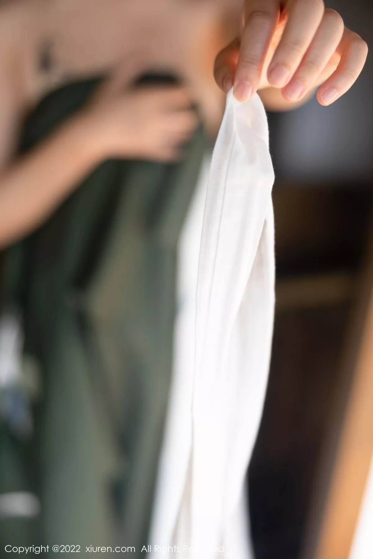 秀人集.com_[XiuRen秀人网]No.5256_女神小果冻儿大理旅拍私房暗绿色真空和服秀完美身材诱惑写真85P