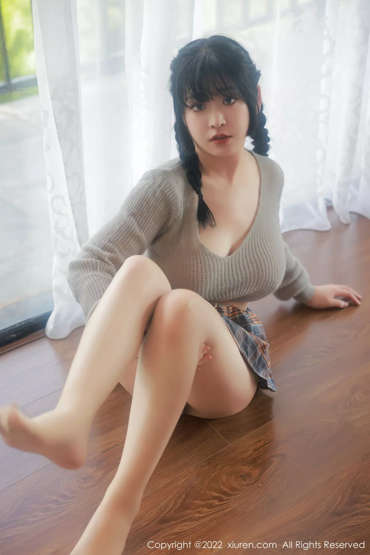 秀人集.com_[XiuRen秀人网]No.5259_模特奶酥私房性感灰毛衣配格子裙超薄肉丝秀丰乳肥臀诱惑写真46P
