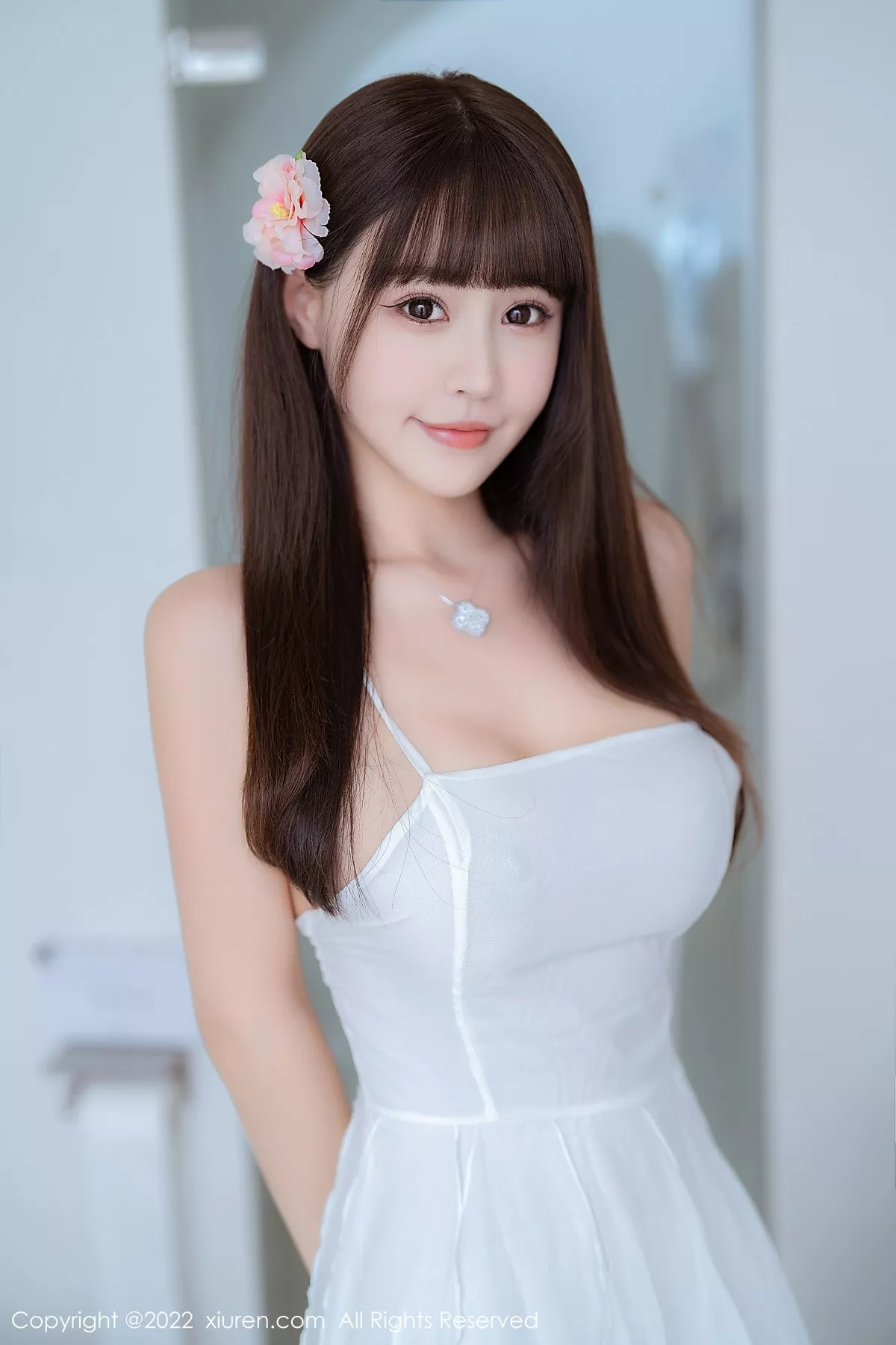 秀人集.com_[XiuRen秀人网]No.5261_女神朱可儿Flora大理旅拍白色露肩吊带裙配白丝袜丰满诱惑写真114P