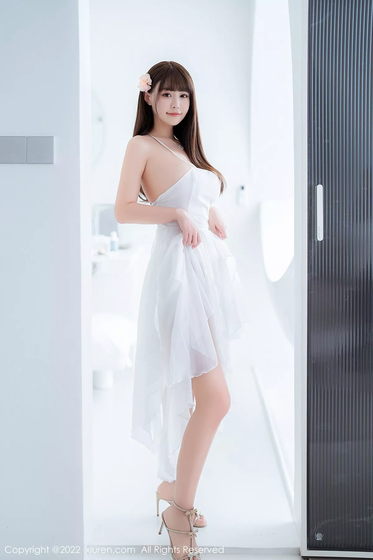 秀人集.com_[XiuRen秀人网]No.5261_女神朱可儿Flora大理旅拍白色露肩吊带裙配白丝袜丰满诱惑写真114P