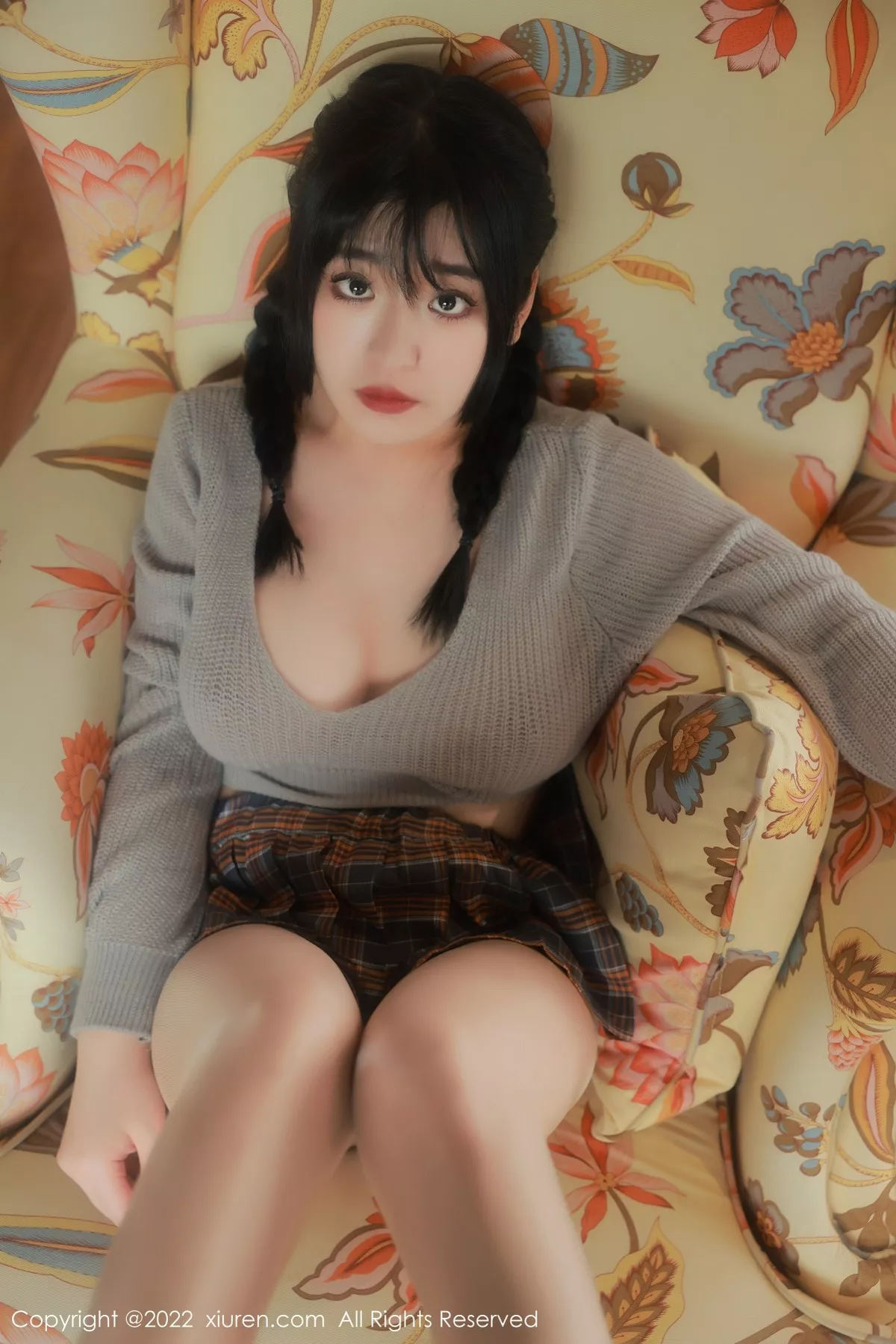 秀人集.com_[XiuRen秀人网]No.5259_模特奶酥私房性感灰毛衣配格子裙超薄肉丝秀丰乳肥臀诱惑写真46P