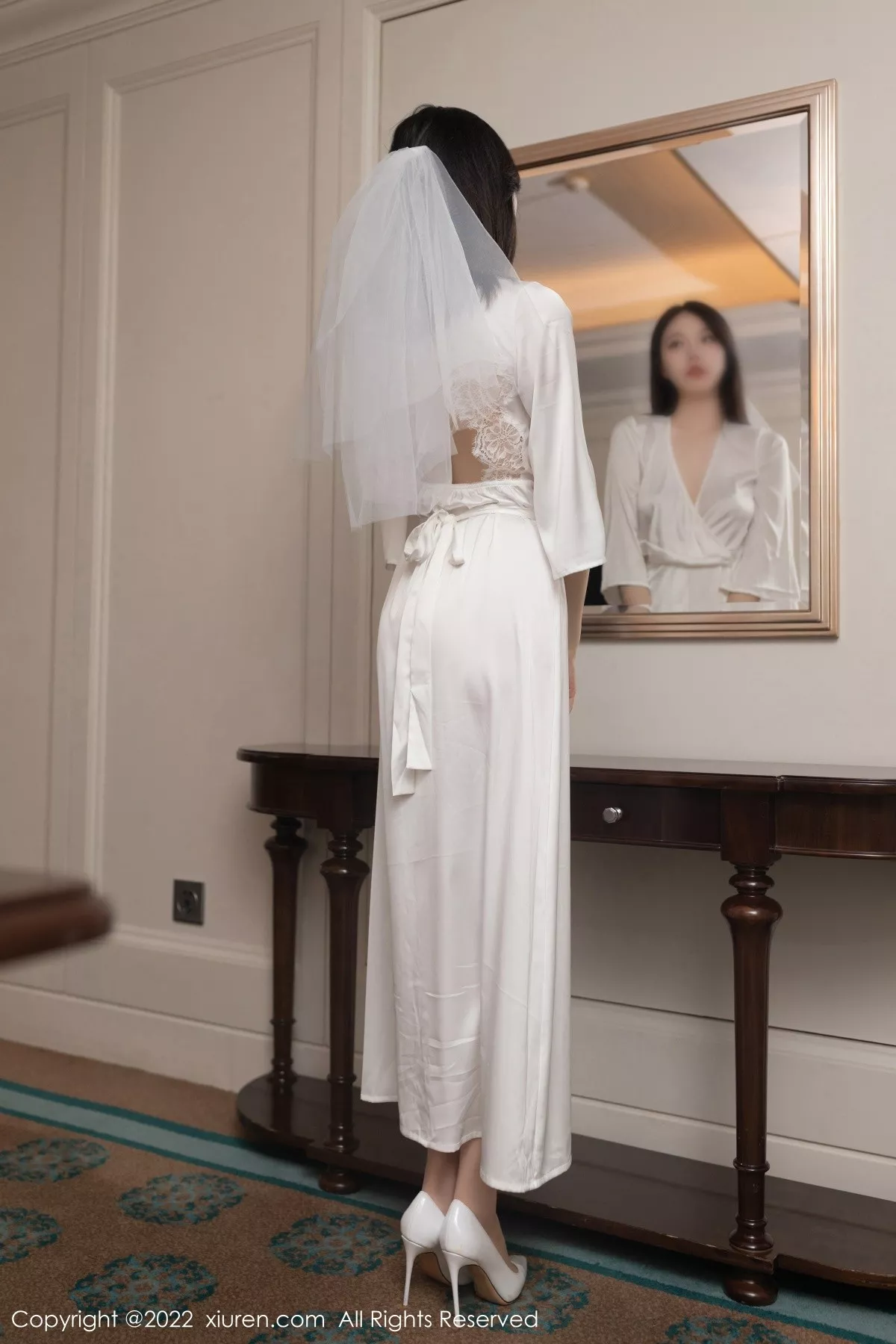 秀人集.com_[XiuRen秀人网]No.5263_模特安然anran广州-云南旅拍丝质睡衣配无内肉丝惹火诱惑写真75P