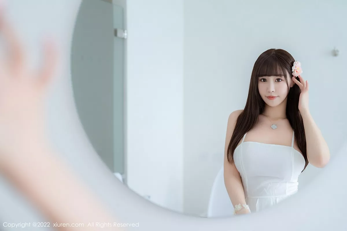 秀人集.com_[XiuRen秀人网]No.5261_女神朱可儿Flora大理旅拍白色露肩吊带裙配白丝袜丰满诱惑写真114P
