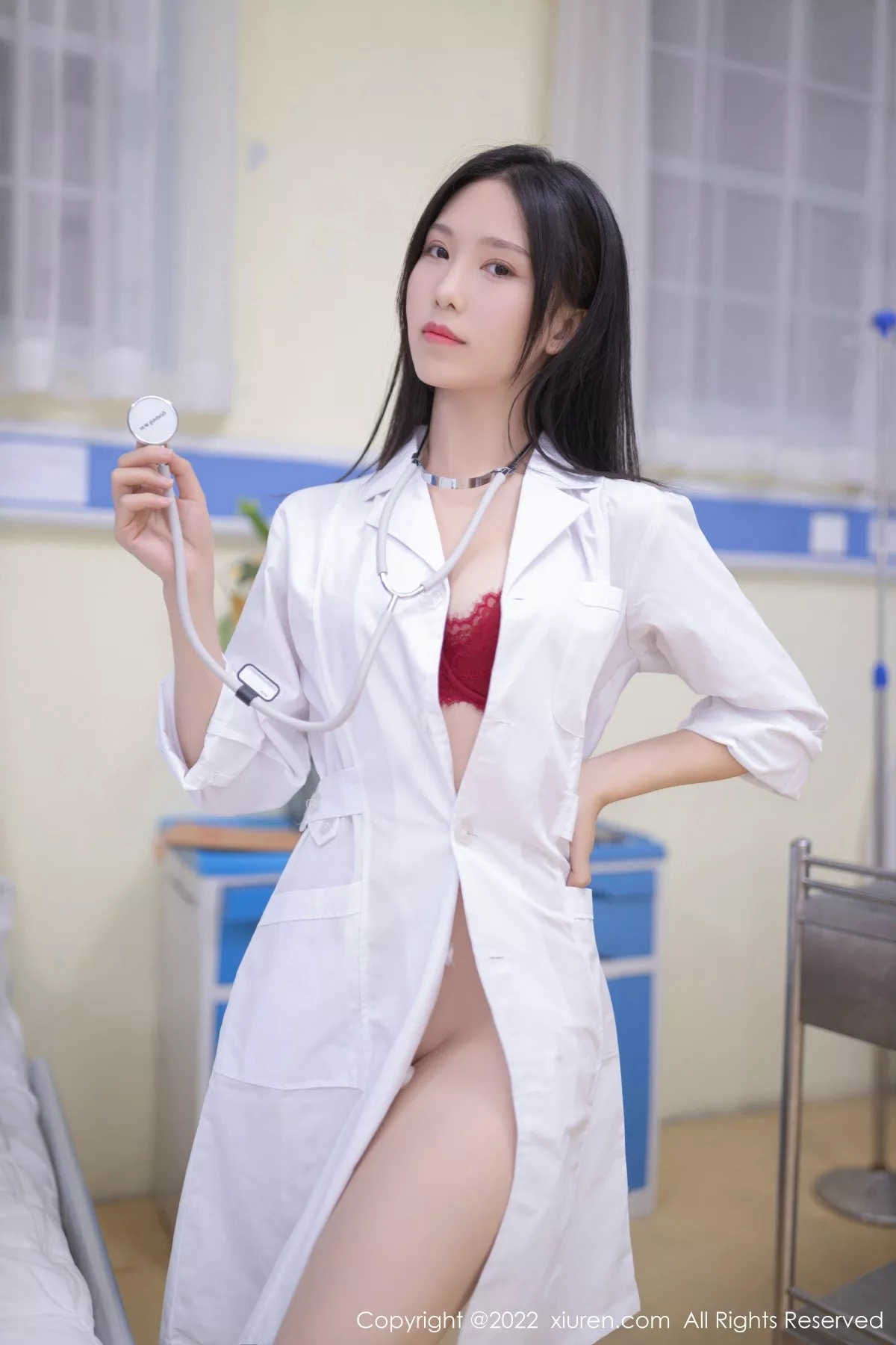 秀人集.com_[XiuRen秀人网]No.5267_模特利世脱性感白色护士服露暗红色蕾丝内衣超薄肉丝诱惑写真74P