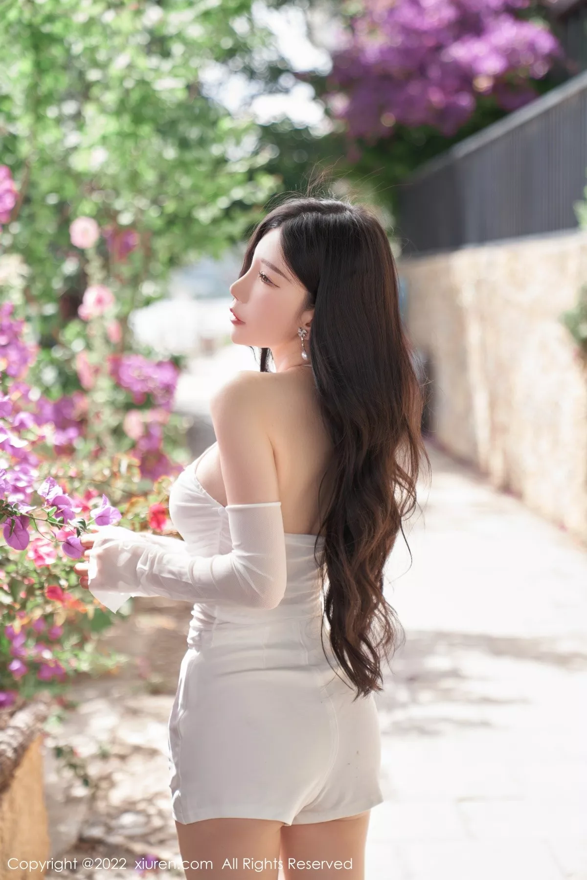 秀人集.com_[XiuRen秀人网]No.5271_女神周于希Sally心愿旅拍户外白色轻透服饰秀完美身材诱惑写真89P