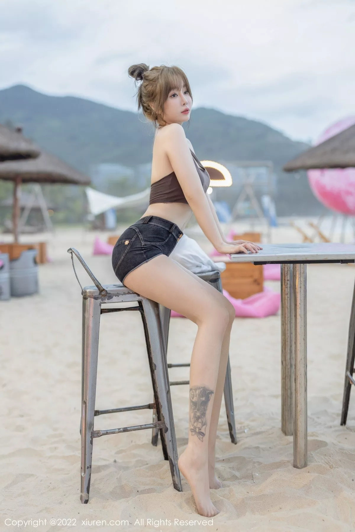 秀人集.com_[XiuRen秀人网]No.5281_女神王雨纯海南万宁旅拍性感收身衣配短裤秀曼妙身材诱惑写真58P