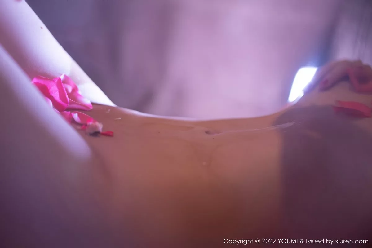 秀人集.com_[YouMi尤蜜荟]Vol.816_女神奶瓶土肥圆私房Spa按摩脱性感内衣露油亮肌肤撩人诱惑写真112P