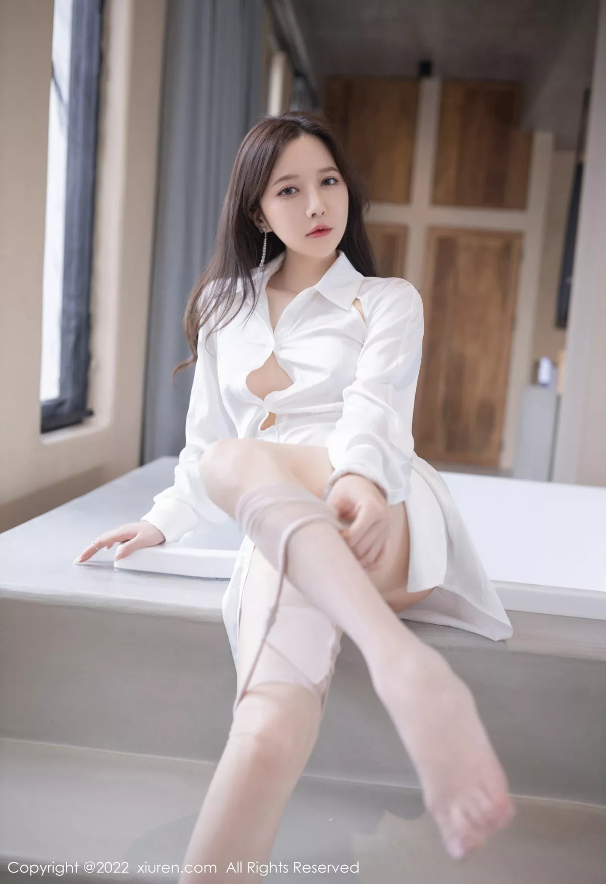 秀人集.com_[XiuRen秀人网]No.5286_模特鱼子酱Fish云南旅拍性感白T配超薄肉丝秀婀娜身姿诱惑写真80P