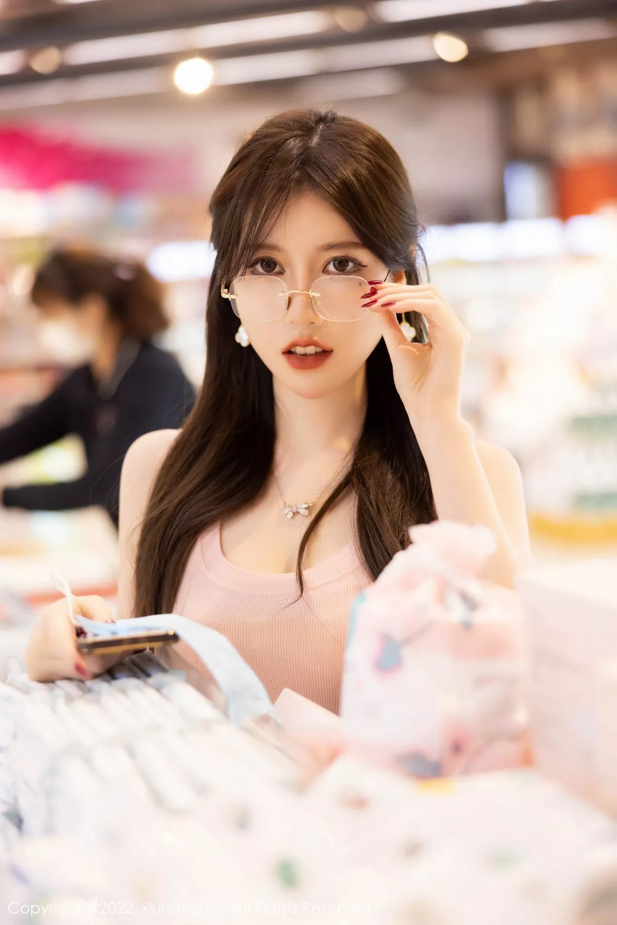 秀人集.com_[XiuRen秀人网]No.5306_模特美桃酱海南心愿旅拍粉色收身衣+私房白色女仆性感迷人写真73P