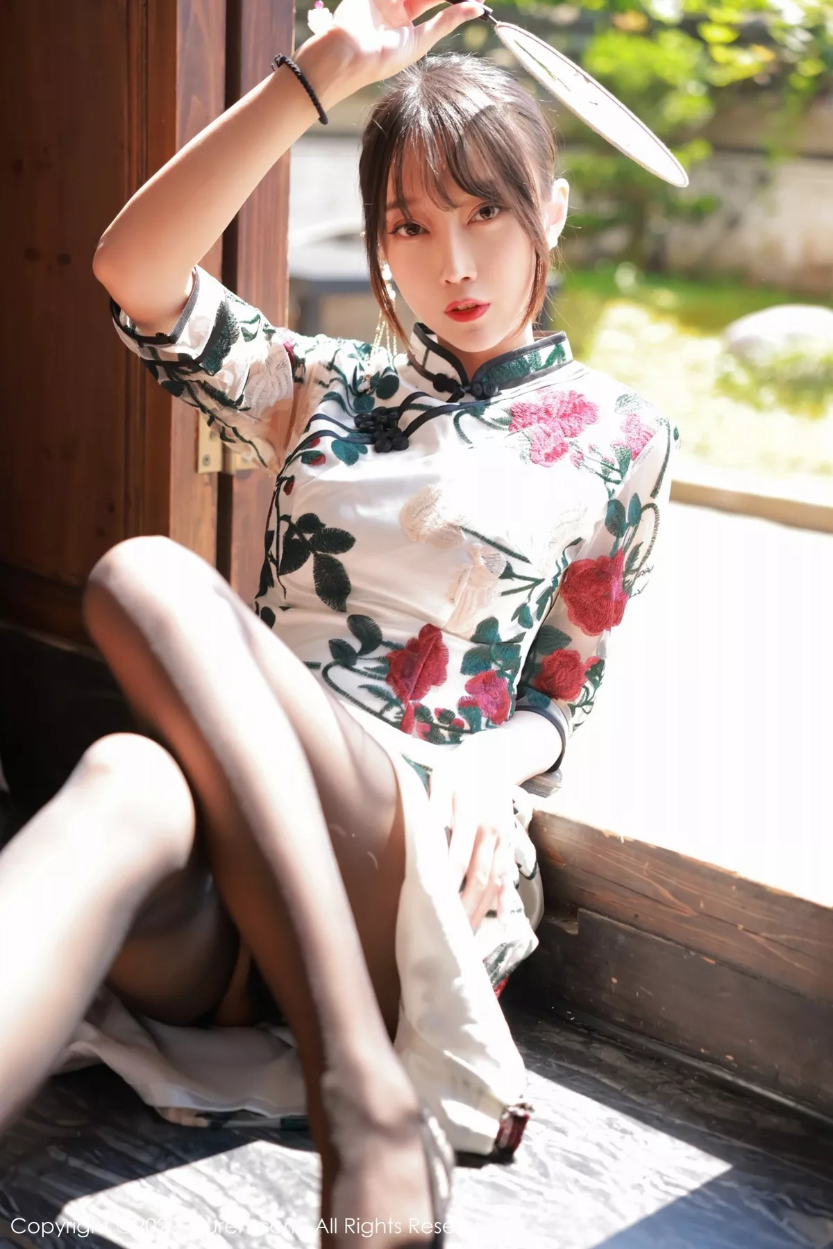 秀人集.com_[XiuRen秀人网]No.5199_模特玥儿玥er澳门旅拍半脱露黑色轻透内衣配超薄黑丝诱惑写真77P