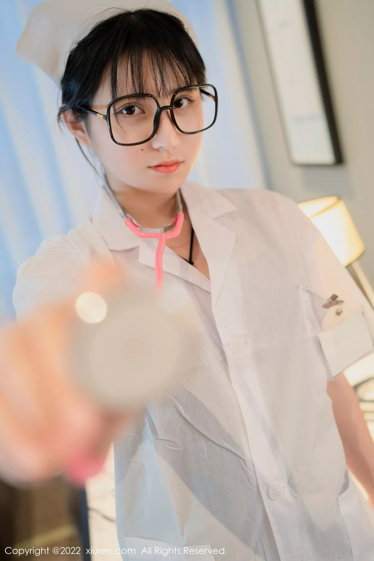 秀人集.com_[XiuRen秀人网]No.5202_模特久久Aimee私房性感白衣天使服饰下黑色蕾丝内衣诱惑写真62P