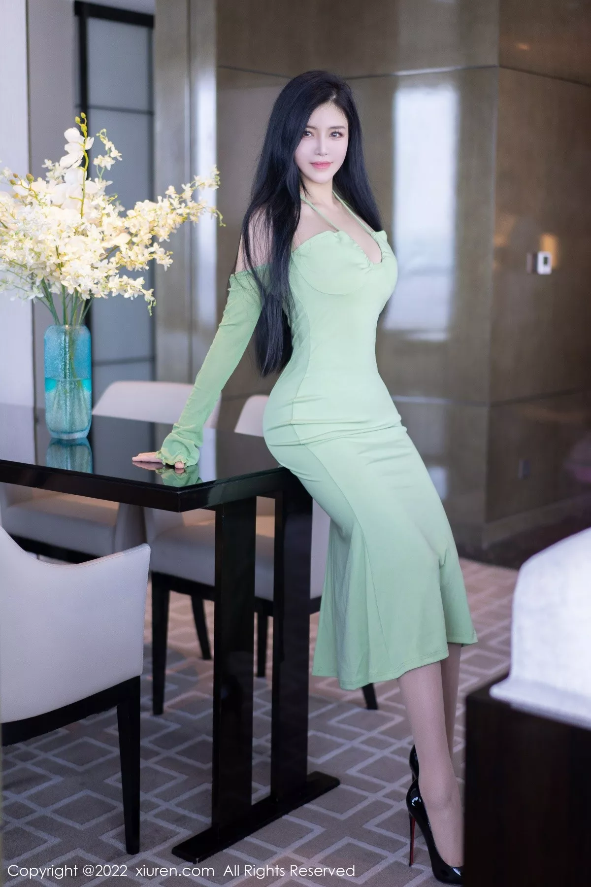 秀人集.com_[XiuRen秀人网]No.5357_女神刘钰儿私房性感绿色连衣裙配超薄无内肉丝惹火诱惑写真81P