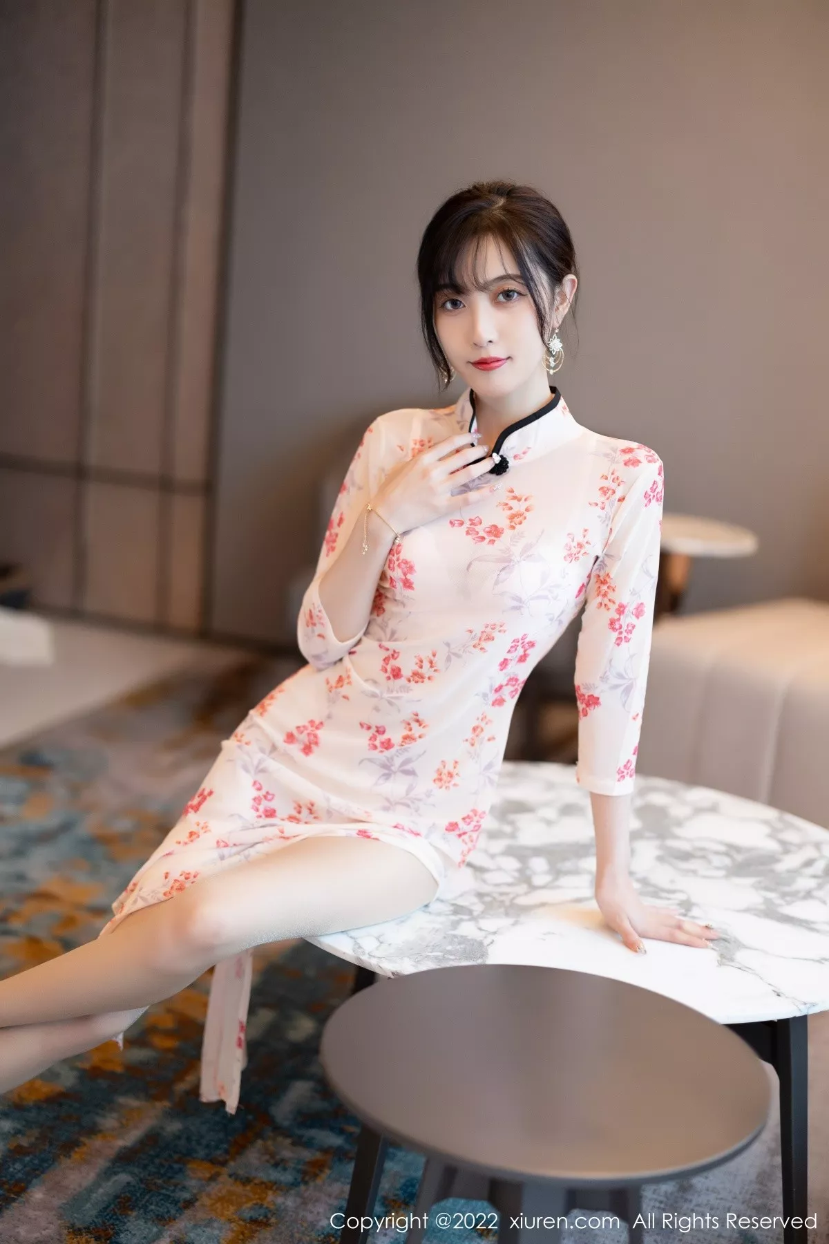 秀人集.com_[XiuRen秀人网]No.5366_模特林星阑厦门旅拍脱轻透旗袍露蕾丝内衣配超薄肉丝诱惑写真84P