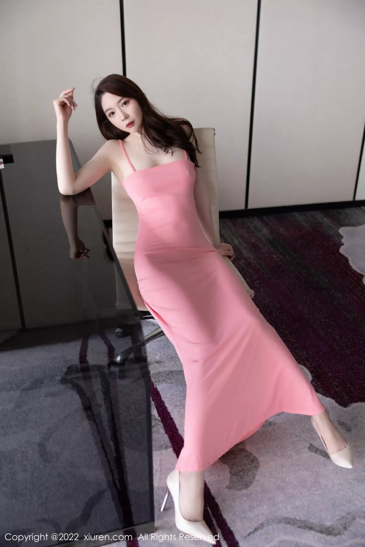 秀人集.com_[XiuRen秀人网]No.5379_模特梦心玥佛山心愿旅拍性感粉色吊带长裙秀高挑身材诱惑写真82P