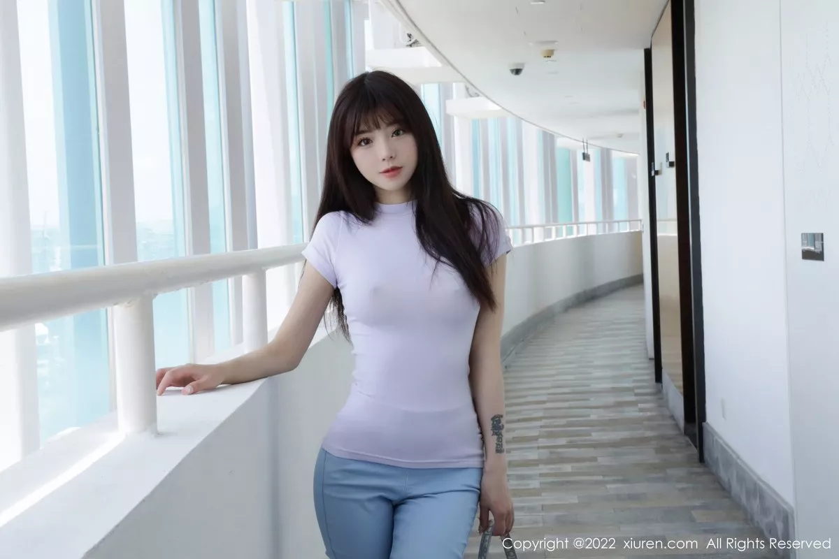 秀人集.com_[XiuRen秀人网]No.5384_模特佘贝拉bella三亚旅拍紫色收身衣配长裤秀完美身材诱惑写真84P