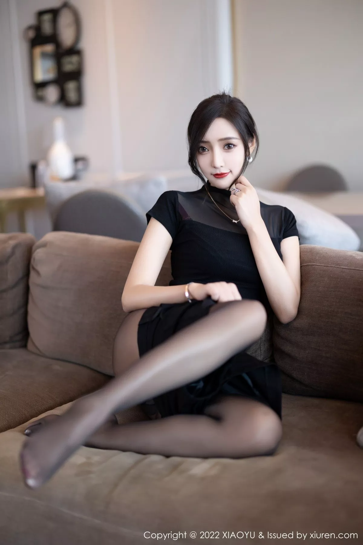 秀人集.com_[XiaoYu画语界]Vol.837_女神王馨瑶yanni脱黑色轻透服露性感红色蕾丝内衣迷人诱惑写真83P