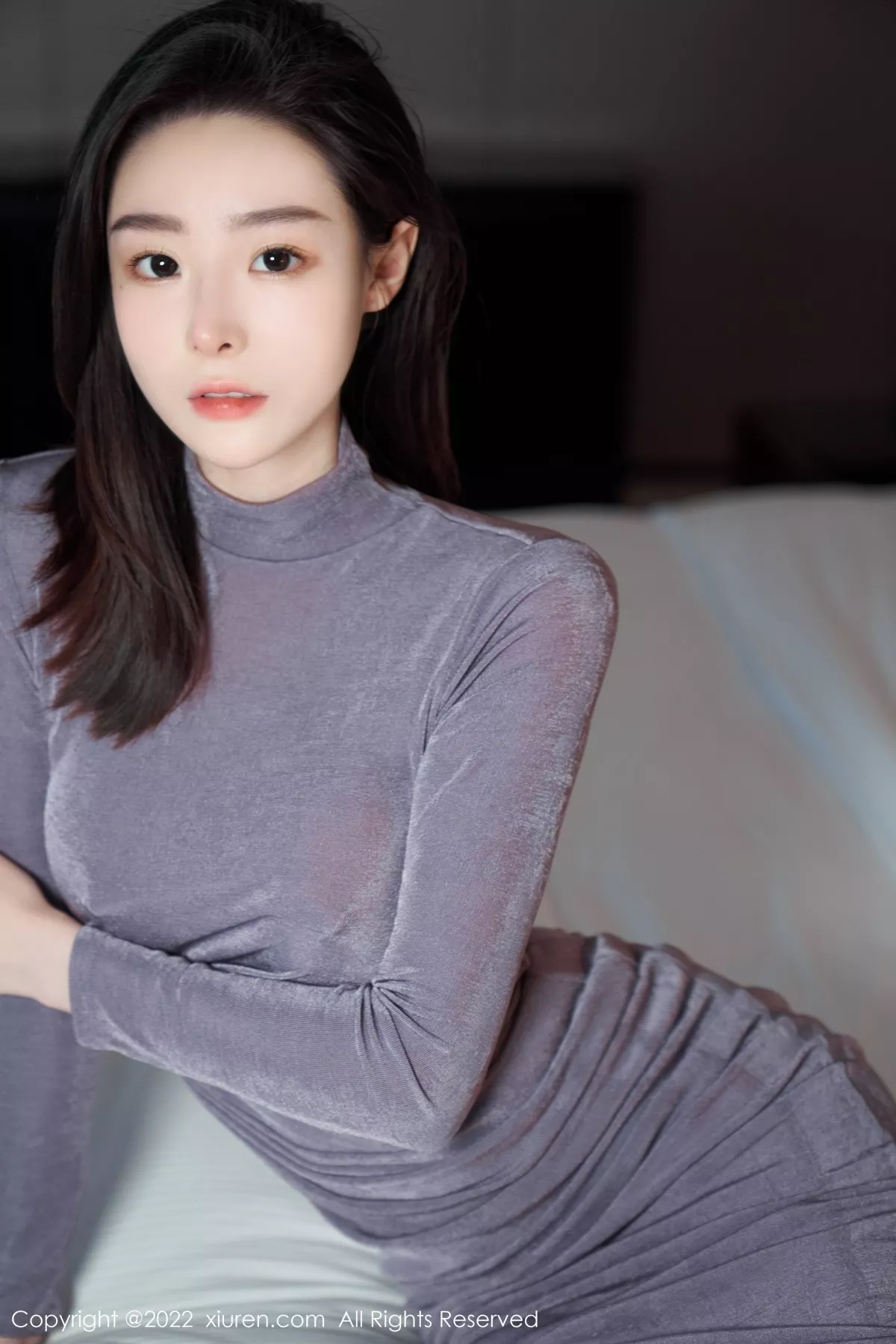 秀人集.com_[XiuRen秀人网]No.5409_模特是小逗逗私房性感紫灰色收身连衣短裙配原色丝袜诱惑写真90P