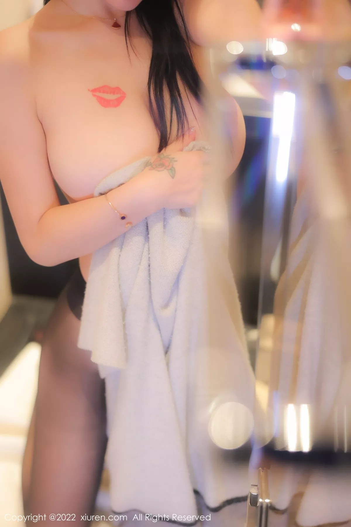 秀人集.com_[XiuRen秀人网]No.5426_模特美七Mia西双版纳旅拍脱淡红色连衣裙秀丰满身材诱惑写真114P