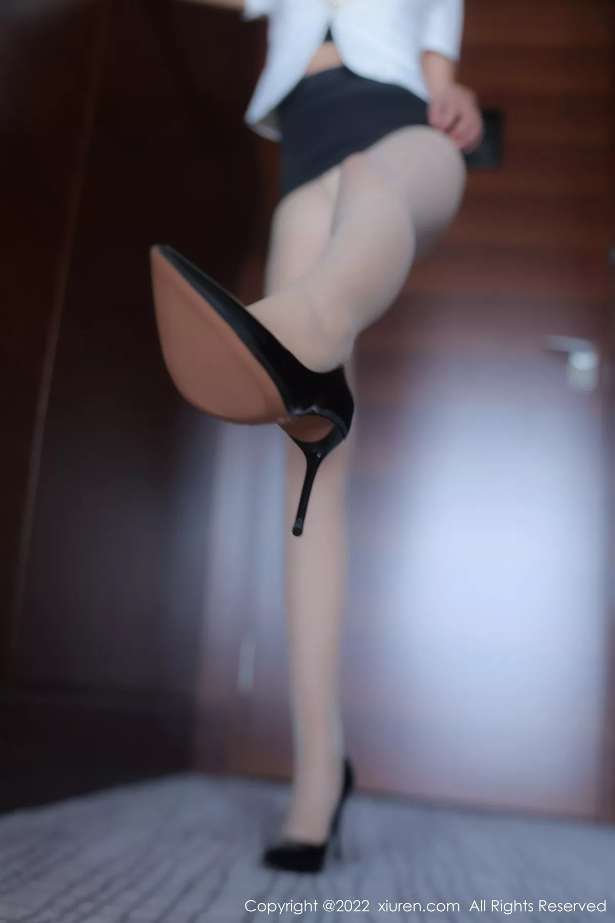 秀人集.com_[XiuRen秀人网]No.5437_模特宋愉愉制服诱惑主题性感白T配黑短裙露黑色内衣诱惑写真105P