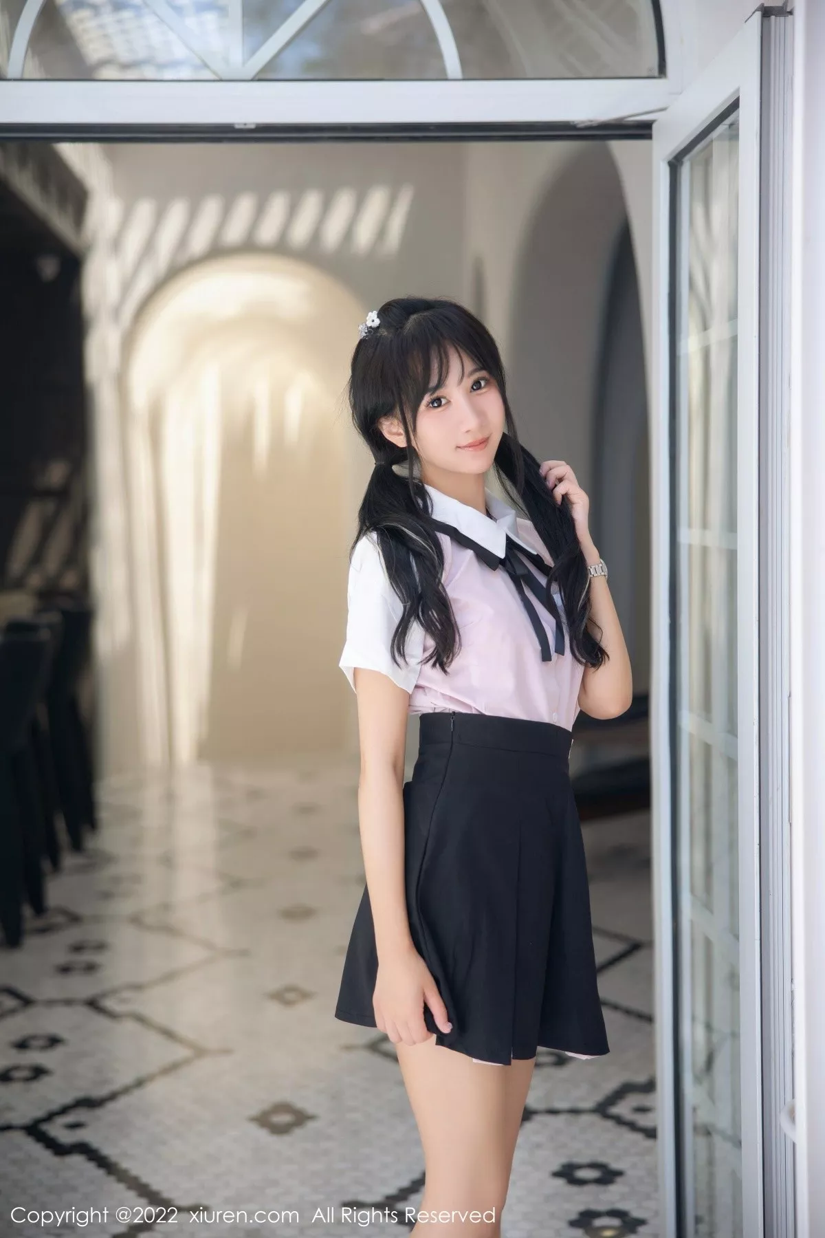 秀人集.com_[XiuRen秀人网]No.5443_女神小果冻儿大理旅拍性感白T配黑短裙露粉色内衣迷人诱惑写真99P