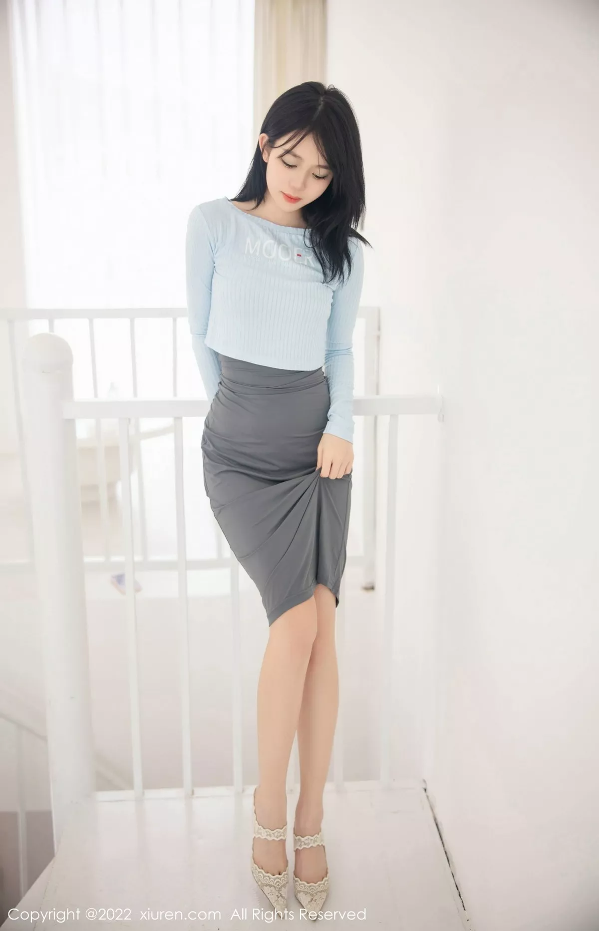 秀人集.com_[XiuRen秀人网]No.5453_模特小麦是只喵大理旅拍私房性感灰色短裙露浑圆翘臀诱惑写真96P