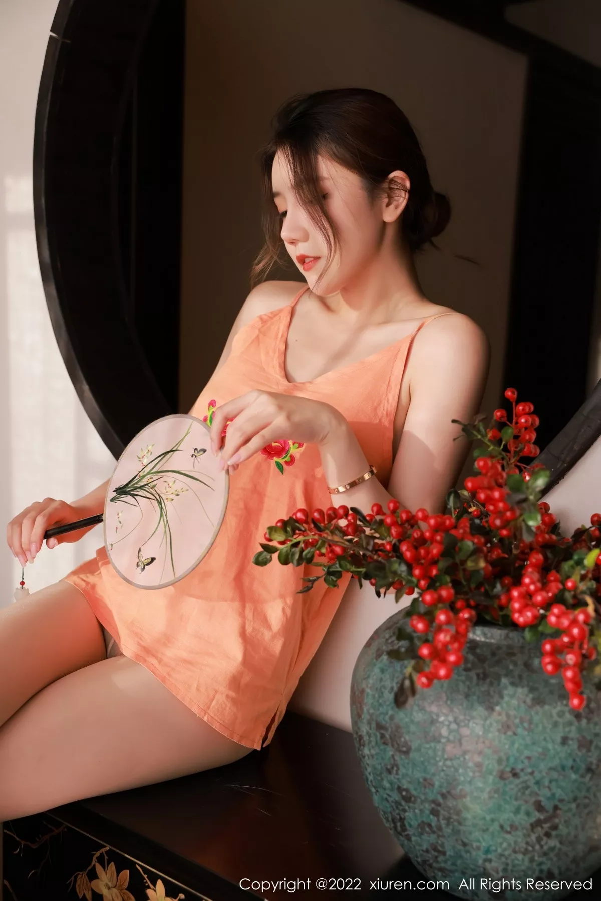 秀人集.com_[XiuRen秀人网]No.5334_模特Sugar糖酒酒澳门旅拍性感橙色吊带配无内肉丝惹火诱惑写真55P