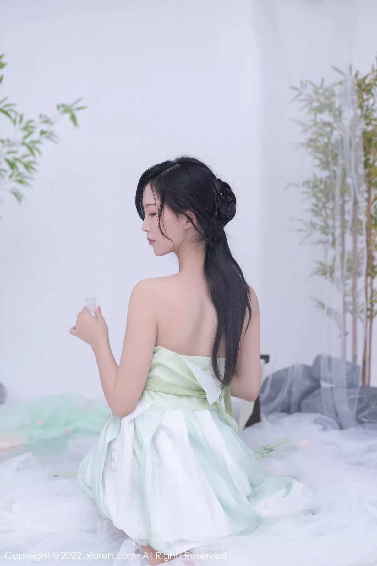 秀人集.com_[XiuRen秀人网]No.5345_模特利世私房性感淡绿色轻透古装服饰透视秀火辣身材诱惑写真72P